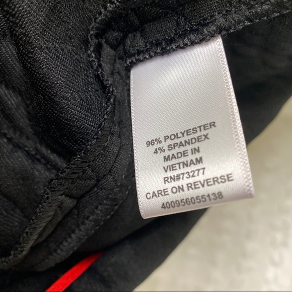 Elle Black waffle belted crop top - Picture 6 of 7